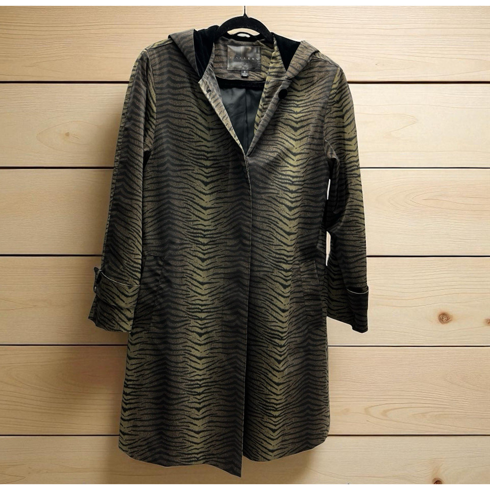 GALLERY Swing Raincoat Velvet Hood Tiger Pattern Hidden Buttons Size Small
